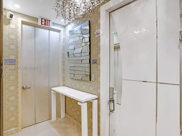 3-bedroom condo for rent in Sunny Isles Beach - 15901 Collins Ave 3006 - MondialRealty