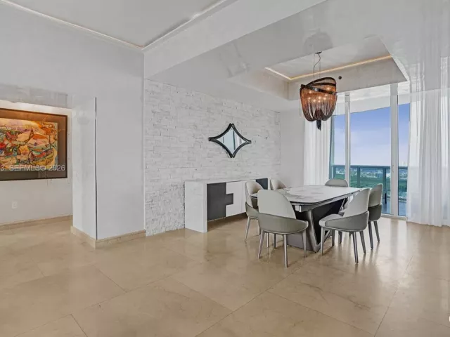 3-bedroom condo for rent in Sunny Isles Beach - 15901 Collins Ave 3006 - MondialRealty