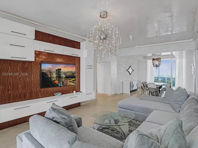 3-bedroom condo for rent in Sunny Isles Beach - 15901 Collins Ave 3006 - MondialRealty