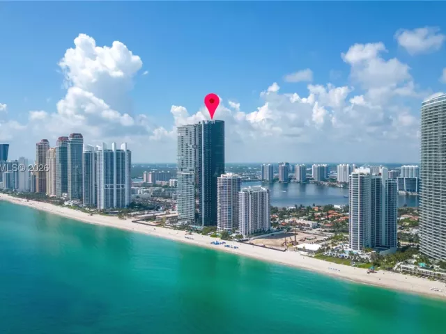 4-bedroom condo for sale in Sunny Isles Beach - 18555 Collins Ave 4601 - MondialRealty
