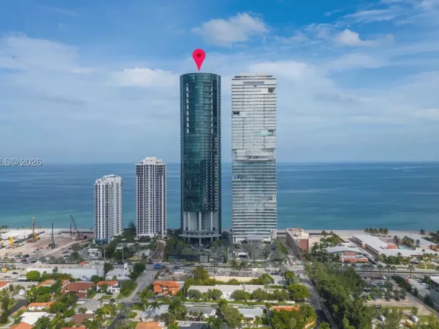 4-bedroom condo for sale in Sunny Isles Beach - 18555 Collins Ave 4601 - MondialRealty