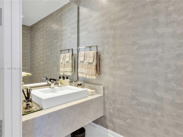 Apartment for sale  Unit #4601 - photo 7101828