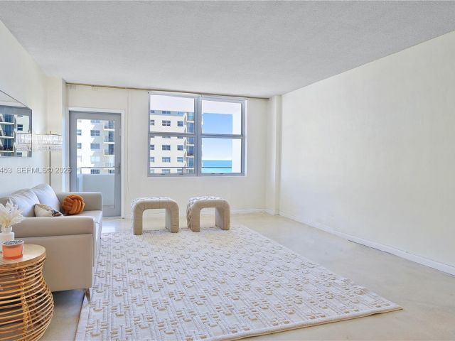 Apartment for rent  Unit #705 - photo 7435502