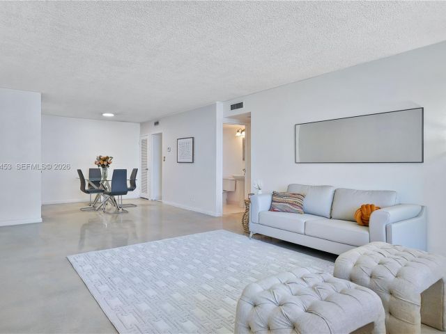 Apartment for rent  Unit #705 - photo 7435503