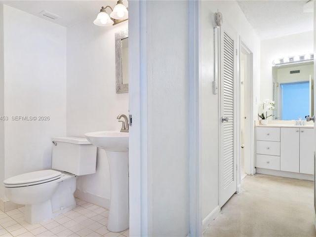 Apartment for rent  Unit #705 - photo 7435511