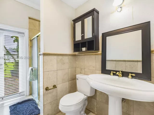 5-bedroom home for sale in Miami - 7761 SW 122nd Ave - MondialRealty