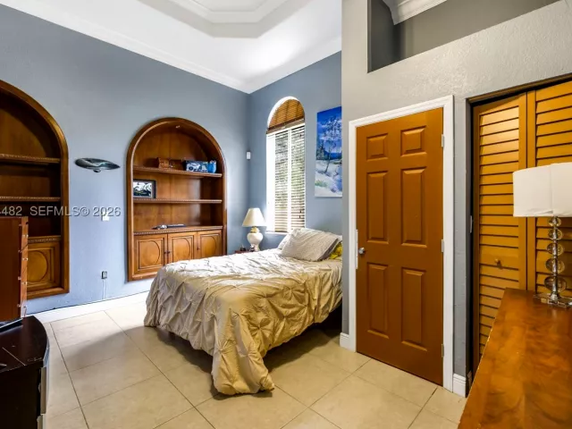 5-bedroom home for sale in Miami - 7761 SW 122nd Ave - MondialRealty