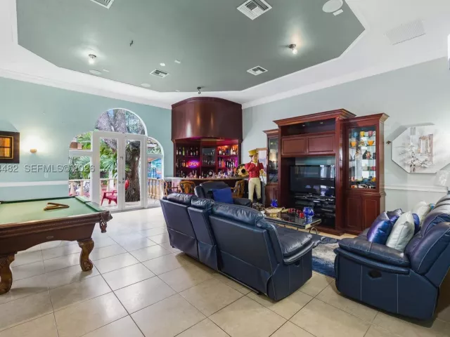 5-bedroom home for sale in Miami - 7761 SW 122nd Ave - MondialRealty