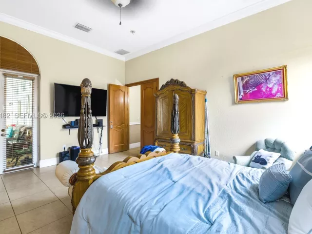 5-bedroom home for sale in Miami - 7761 SW 122nd Ave - MondialRealty