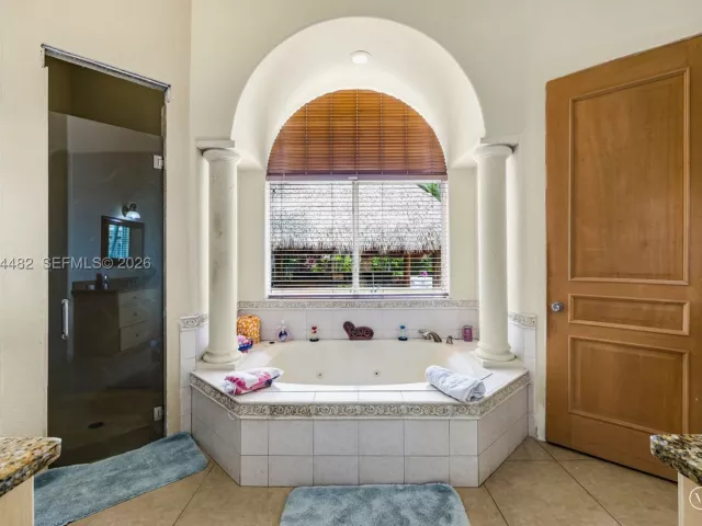 5-bedroom home for sale in Miami - 7761 SW 122nd Ave - MondialRealty