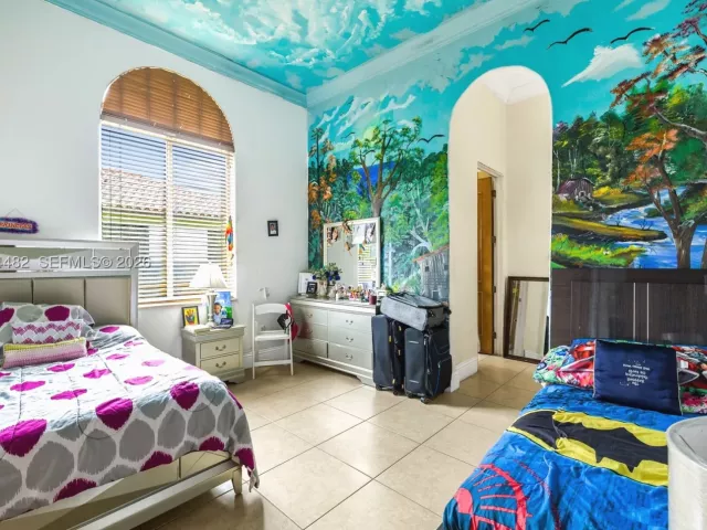 5-bedroom home for sale in Miami - 7761 SW 122nd Ave - MondialRealty