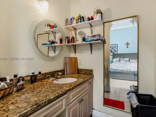 5-bedroom home for sale in Miami - 7761 SW 122nd Ave - MondialRealty