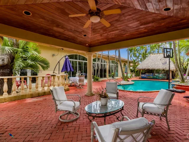 5-bedroom home for sale in Miami - 7761 SW 122nd Ave - MondialRealty