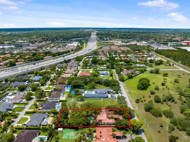 5-bedroom home for sale in Miami - 7761 SW 122nd Ave - MondialRealty