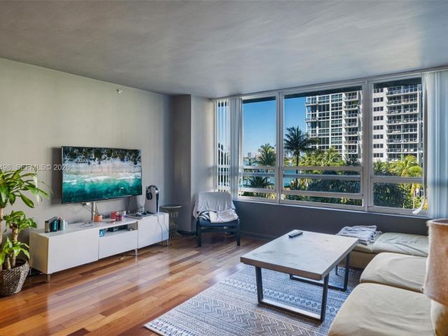 1-bedroom condo for rent in Miami Beach - 1500 Bay Rd 458S - MondialRealty