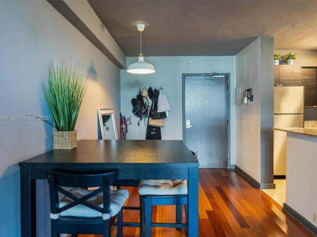 1-bedroom condo for rent in Miami Beach - 1500 Bay Rd 458S - MondialRealty