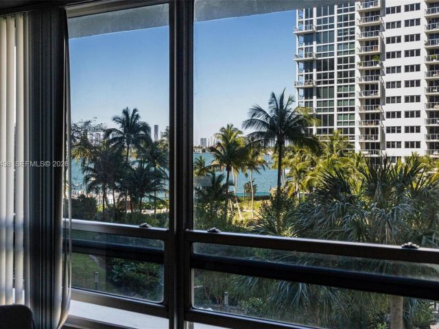 1-bedroom condo for rent in Miami Beach - 1500 Bay Rd 458S - MondialRealty