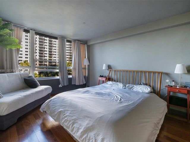 1-bedroom condo for rent in Miami Beach - 1500 Bay Rd 458S - MondialRealty