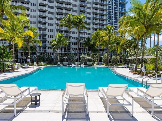 1-bedroom condo for rent in Miami Beach - 1500 Bay Rd 458S - MondialRealty