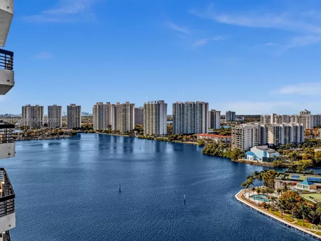 2-bedroom condo for sale in Aventura - 3530 Mystic Pointe Dr 2502 - MondialRealty
