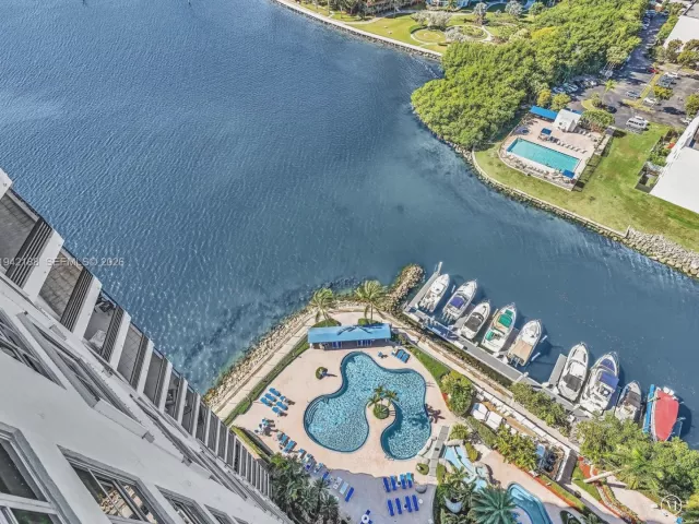 2-bedroom condo for sale in Aventura - 3530 Mystic Pointe Dr 2502 - MondialRealty