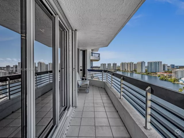 2-bedroom condo for sale in Aventura - 3530 Mystic Pointe Dr 2502 - MondialRealty