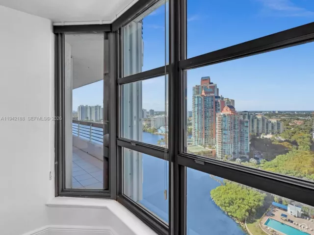 2-bedroom condo for sale in Aventura - 3530 Mystic Pointe Dr 2502 - MondialRealty