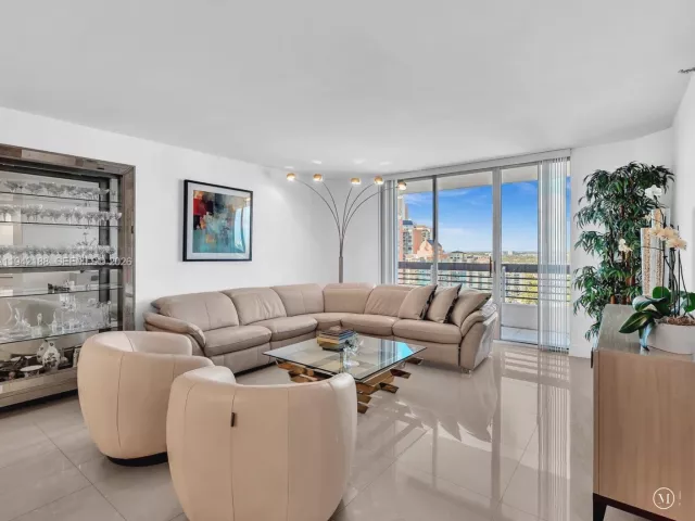 2-bedroom condo for sale in Aventura - 3530 Mystic Pointe Dr 2502 - MondialRealty