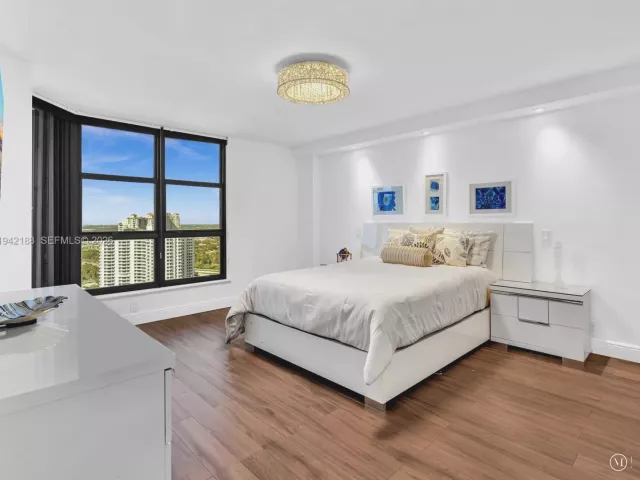 2-bedroom condo for sale in Aventura - 3530 Mystic Pointe Dr 2502 - MondialRealty