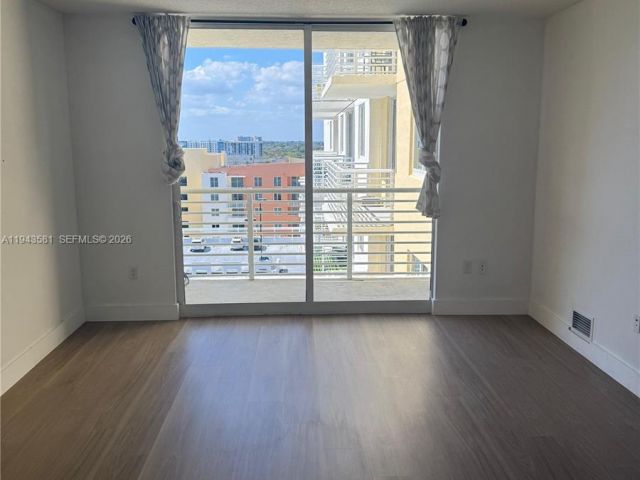 Apartment for rent  Unit #1027 - photo 7438985