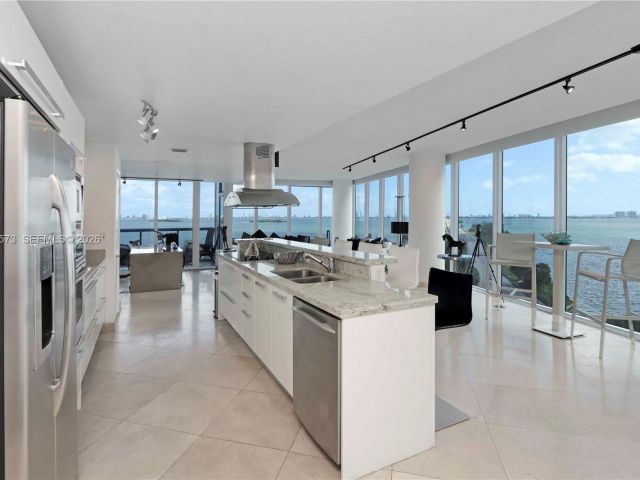 Apartment for sale  Unit #712 - photo 7168338