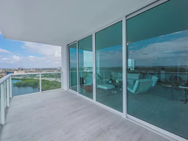 3-bedroom condo for rent in Sunny Isles Beach - 400 Sunny Isles Blvd 1801 - MondialRealty