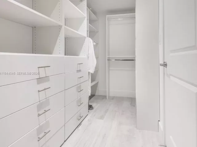 3-bedroom condo for rent in Sunny Isles Beach - 400 Sunny Isles Blvd 1801 - MondialRealty