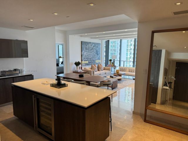 Apartment for rent  Unit #1109 - photo 7116057