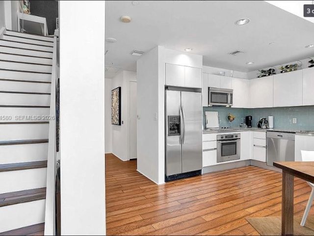 1-bedroom condo for sale in Miami - 1050 Brickell Ave 208 - MondialRealty