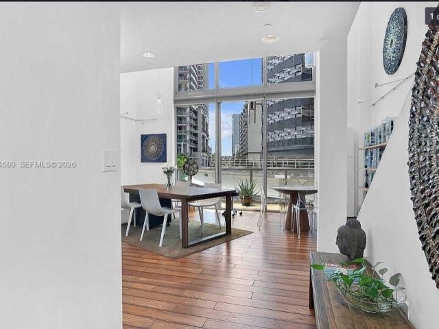 1-bedroom condo for sale in Miami - 1050 Brickell Ave 208 - MondialRealty