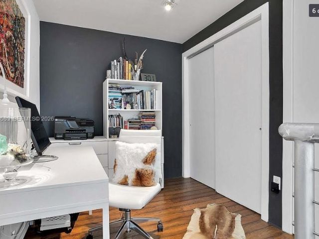 1-bedroom condo for sale in Miami - 1050 Brickell Ave 208 - MondialRealty