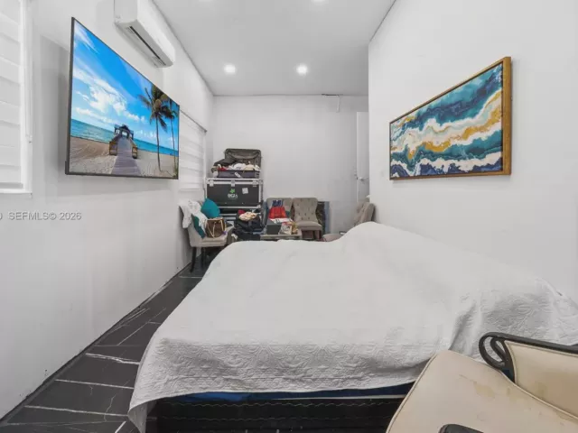 3-bedroom home for sale in Surfside - 8918 Harding Ave - MondialRealty