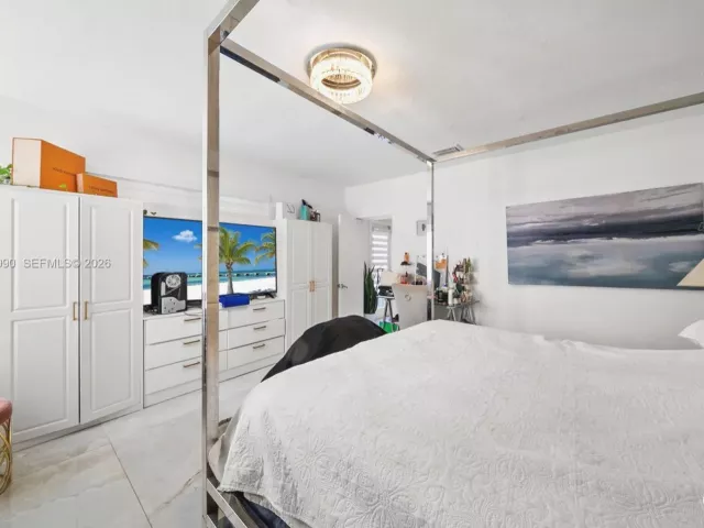 3-bedroom home for sale in Surfside - 8918 Harding Ave - MondialRealty