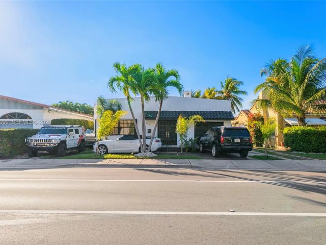 Home for sale at 8918 Harding Ave - photo 7098641