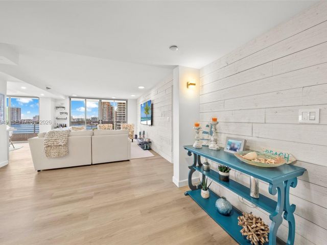 Apartment for sale  Unit #901 - photo 7113527