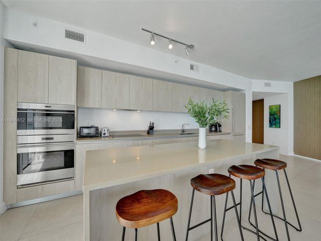 Apartment for rent  Unit #1201 - photo 7098700