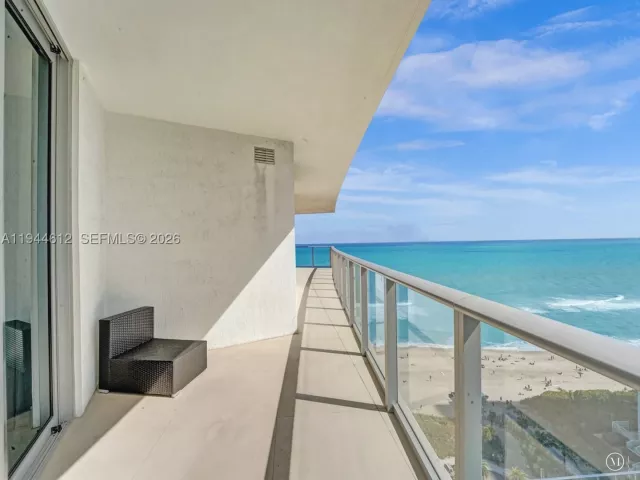 3-bedroom condo for rent in Hollywood - 4111 S Ocean Dr 1201 - MondialRealty
