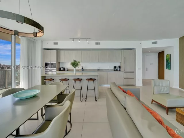 3-bedroom condo for rent in Hollywood - 4111 S Ocean Dr 1201 - MondialRealty