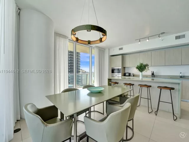 3-bedroom condo for rent in Hollywood - 4111 S Ocean Dr 1201 - MondialRealty