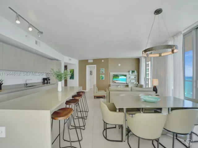 3-bedroom condo for rent in Hollywood - 4111 S Ocean Dr 1201 - MondialRealty
