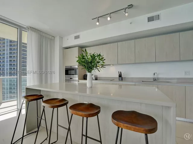 3-bedroom condo for rent in Hollywood - 4111 S Ocean Dr 1201 - MondialRealty