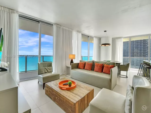 3-bedroom condo for rent in Hollywood - 4111 S Ocean Dr 1201 - MondialRealty
