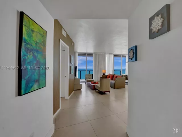 3-bedroom condo for rent in Hollywood - 4111 S Ocean Dr 1201 - MondialRealty