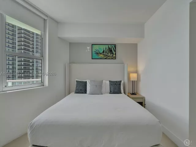 3-bedroom condo for rent in Hollywood - 4111 S Ocean Dr 1201 - MondialRealty